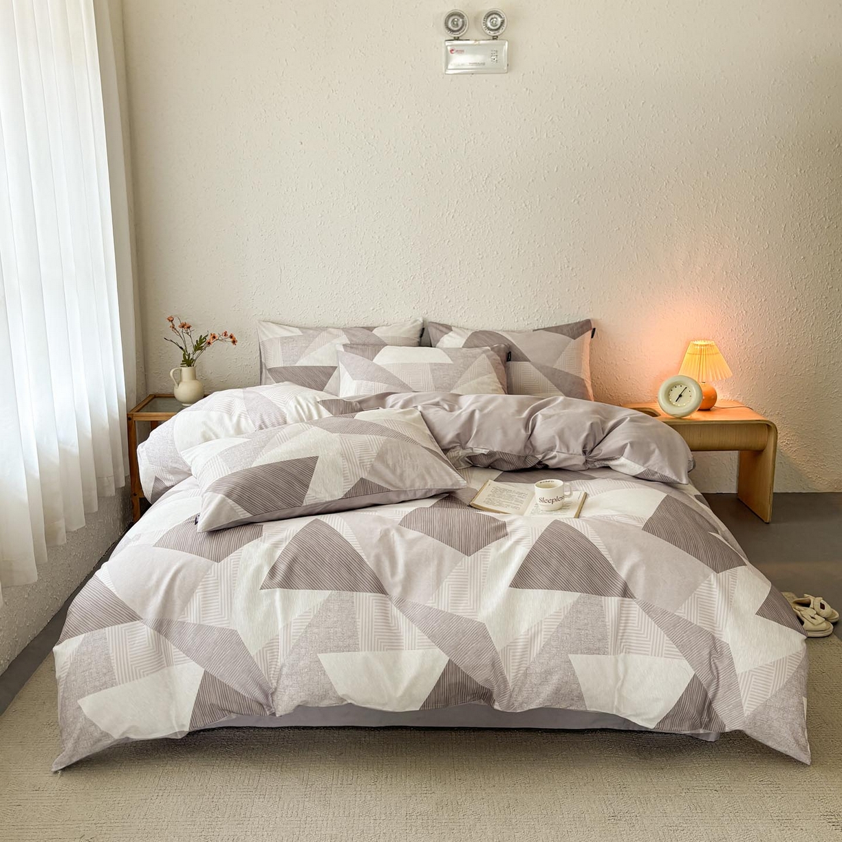 91家纺网 家纺一手货源 找家纺 涵宸家纺 2026新款全棉印花四件套-良品-场景二 几何幻境