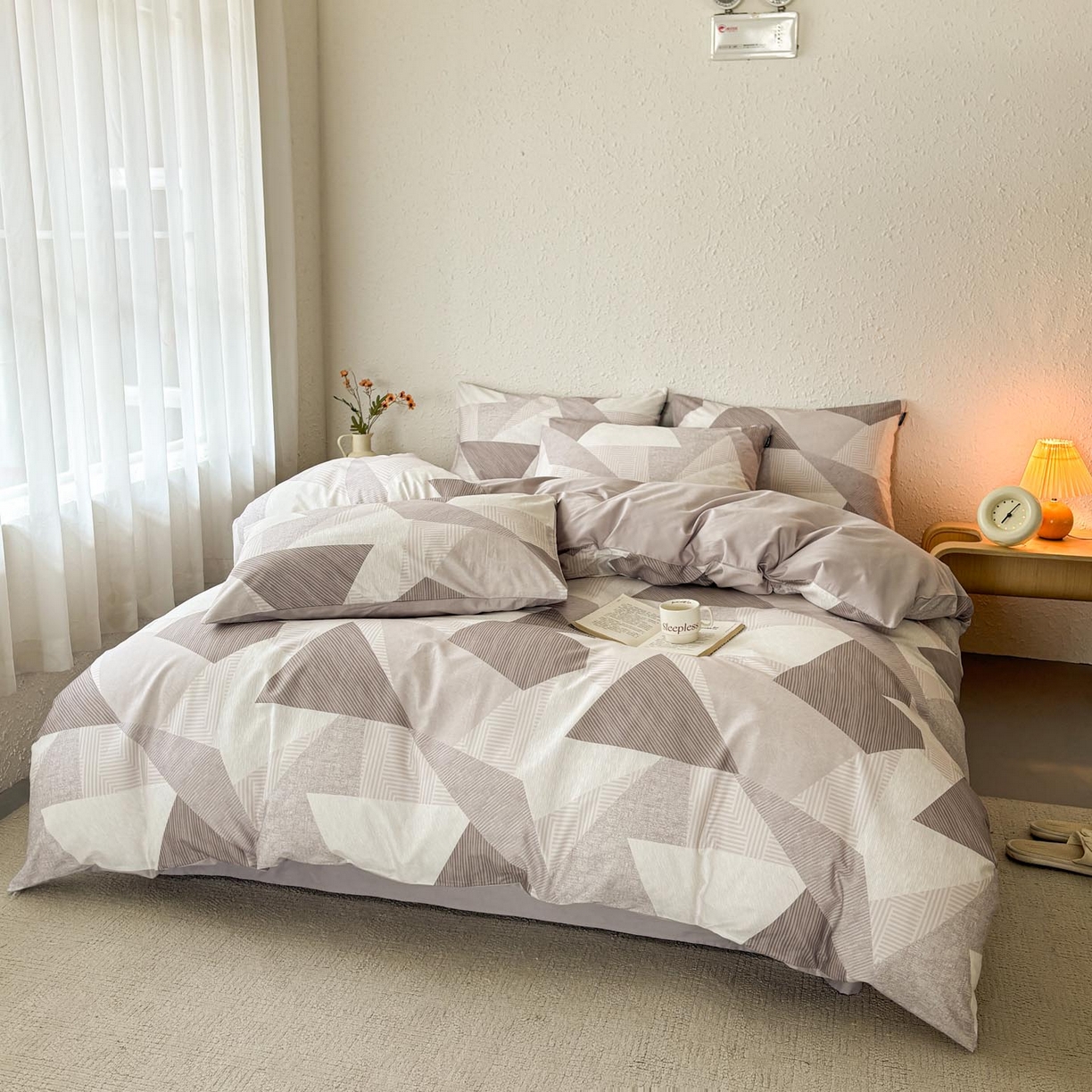 91家纺网 家纺一手货源 找家纺 涵宸家纺 2026新款全棉印花四件套-良品-场景二 几何幻境