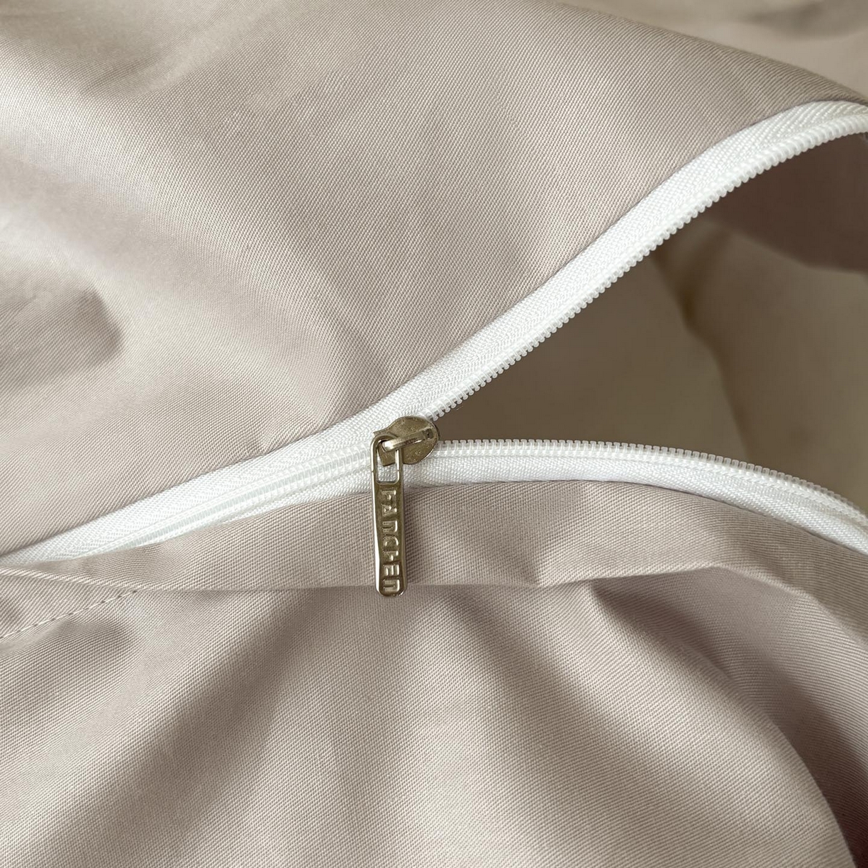 91家纺网 家纺一手货源 找家纺 涵宸家纺 2026新款全棉印花四件套-良品-场景二 几何幻境