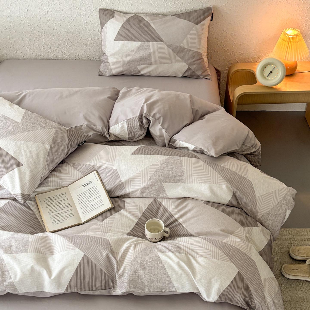 91家纺网 家纺一手货源 找家纺 涵宸家纺 2026新款全棉印花四件套-良品-场景二 几何幻境