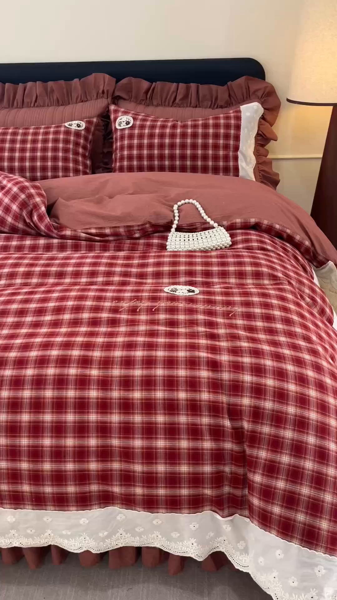 91家纺网 家纺一手货源 找家纺 菊上家纺 2026新品全棉高密水洗床盖四件套-米兰系列 米兰-红