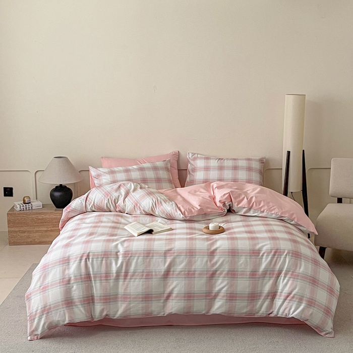 91家纺网 家纺一手货源 找家纺 涵宸家纺 2026新款全棉印花四件套-良品-场景二 莫妮粉