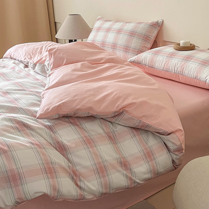 91家纺网 家纺一手货源 找家纺 涵宸家纺 2026新款全棉印花四件套-良品-场景二 莫妮粉