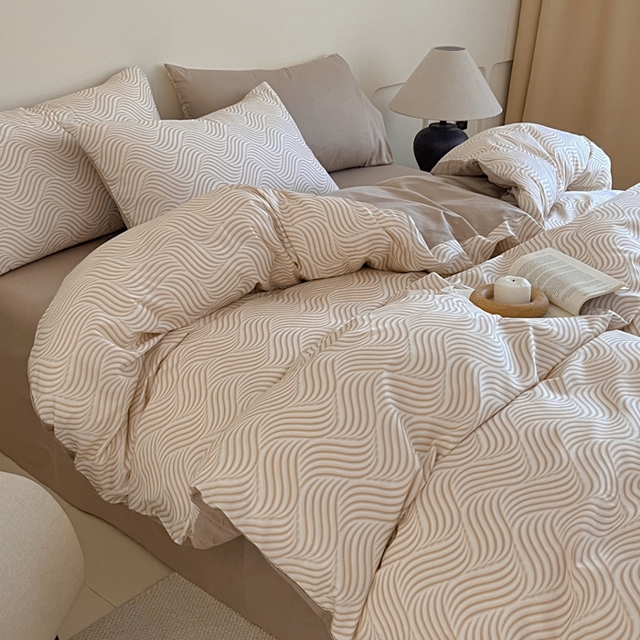 91家纺网 家纺一手货源 找家纺 涵宸家纺 2026新款全棉印花四件套-良品-场景二 浅忆