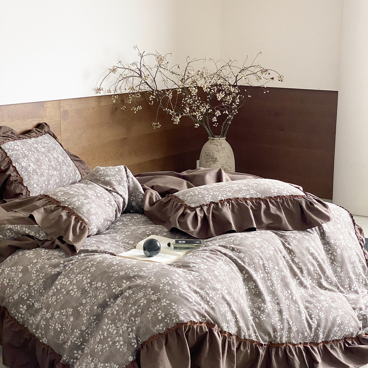 91家纺网 家纺一手货源 找家纺 曼布缇 2026新品全棉色织提花四件套-曼妮会员减20 控价：券后348元起 曼妮-深咖