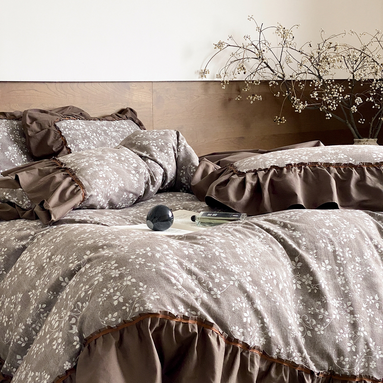 91家纺网 家纺一手货源 找家纺 曼布缇 2026新品全棉色织提花四件套-曼妮会员减20 控价：券后348元起 曼妮-深咖