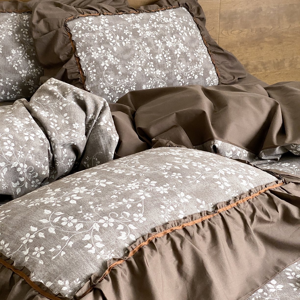 91家纺网 家纺一手货源 找家纺 曼布缇 2026新品全棉色织提花四件套-曼妮会员减20 控价：券后348元起 曼妮-深咖