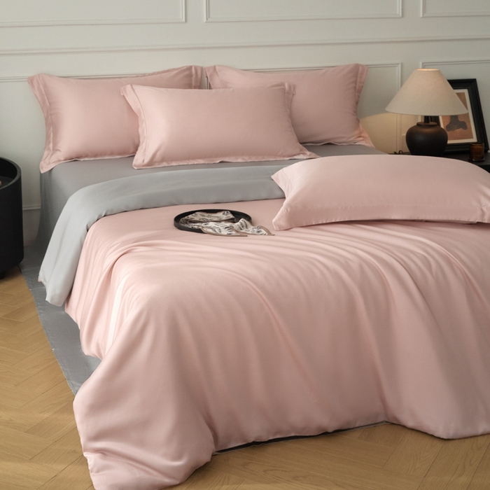 91家纺网 家纺一手货源 找家纺 涵宸家纺 2026新款纯色天丝棉单被套-场景一 玫瑰粉+时尚灰