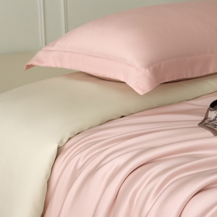 91家纺网 家纺一手货源 找家纺 涵宸家纺 2026新款纯色天丝棉四件套-场景一 玫瑰粉+象牙白