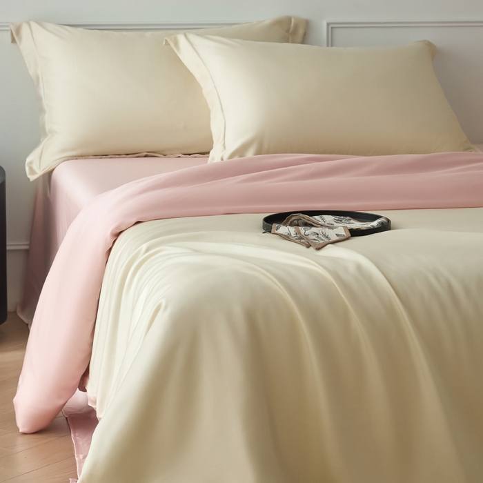 91家纺网 家纺一手货源 找家纺 涵宸家纺 2026新款纯色天丝棉单被套-场景一 象牙白+玫瑰粉