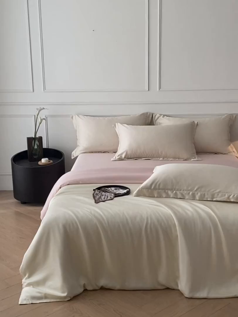 91家纺网 家纺一手货源 找家纺 涵宸家纺 2026新款纯色天丝棉四件套-场景一 象牙白+玫瑰粉