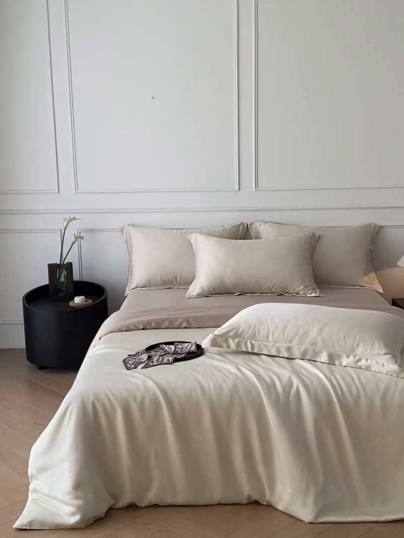 91家纺网 家纺一手货源 找家纺 涵宸家纺 2026新款纯色天丝棉四件套-场景一 象牙白+奶茶杏