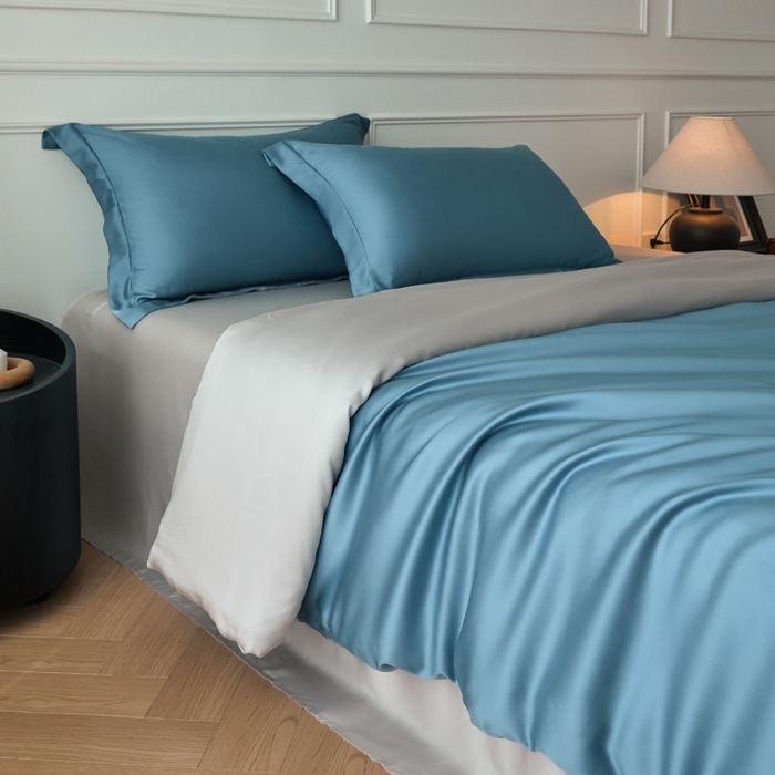 91家纺网 家纺一手货源 找家纺 涵宸家纺 2026新款纯色天丝棉单被套-场景一 星耀兰+时尚灰