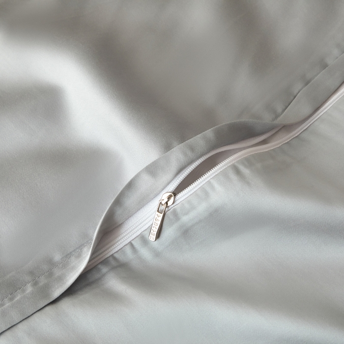 91家纺网 家纺一手货源 找家纺 涵宸家纺 2026新款纯色天丝棉单被套-场景一 星耀兰+时尚灰