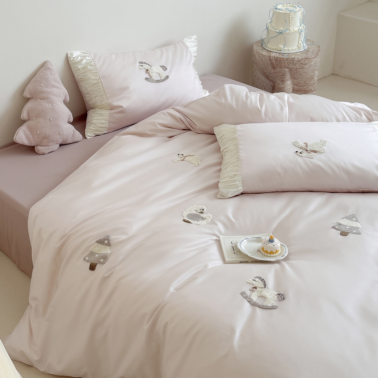 91家纺网 家纺一手货源 找家纺 （总）鹿班家居 2026春季新品100S长绒棉毛巾绣系列四件套-半糖童话（标准会员-20元）