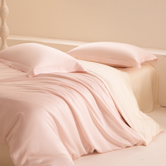 91家纺网 家纺一手货源 找家纺 涵宸家纺 2026新款纯色天丝棉四件套-场景二 玫瑰粉+象牙白