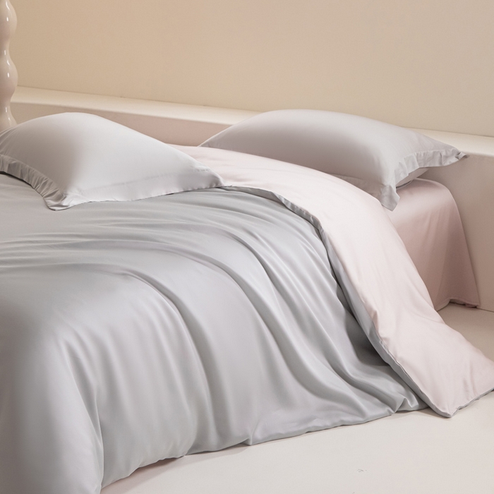 91家纺网 家纺一手货源 找家纺 涵宸家纺 2026新款纯色天丝棉四件套-场景二 时尚灰+玫瑰粉