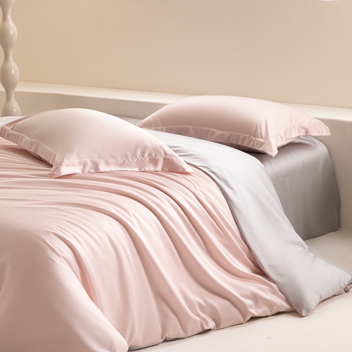 91家纺网 家纺一手货源 找家纺 涵宸家纺 2026新款纯色天丝棉单被套-场景二 玫瑰粉+时尚灰