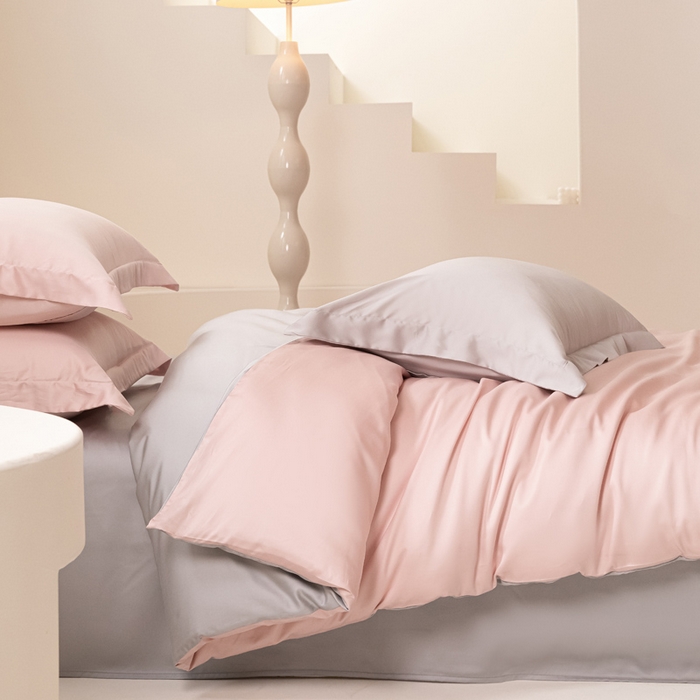 91家纺网 家纺一手货源 找家纺 涵宸家纺 2026新款纯色天丝棉单被套-场景二 玫瑰粉+时尚灰