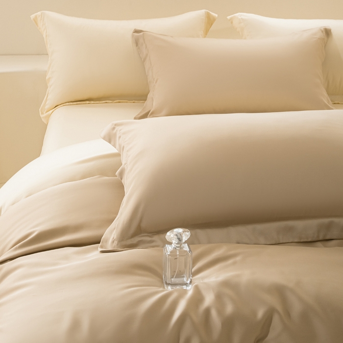 91家纺网 家纺一手货源 找家纺 涵宸家纺 2026新款纯色天丝棉单被套-场景二 奶茶杏+象牙白