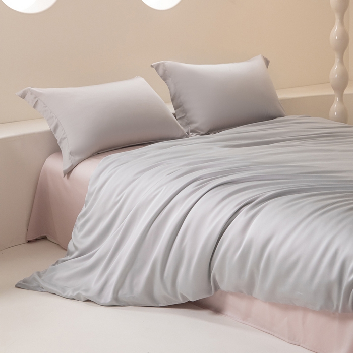 91家纺网 家纺一手货源 找家纺 涵宸家纺 2026新款纯色天丝棉单被套-场景二 时尚灰+玫瑰粉