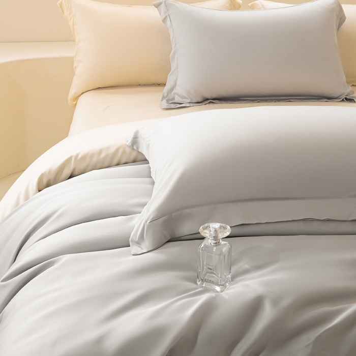 91家纺网 家纺一手货源 找家纺 涵宸家纺 2026新款纯色天丝棉单被套-场景二 时尚灰+象牙白