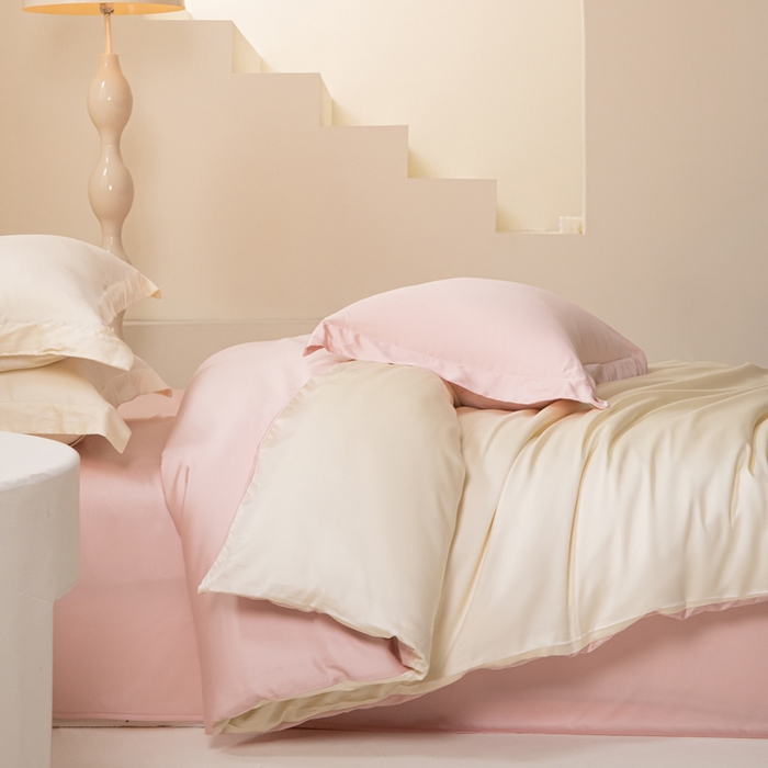 91家纺网 家纺一手货源 找家纺 涵宸家纺 2026新款纯色天丝棉单被套-场景二 象牙白+玫瑰粉