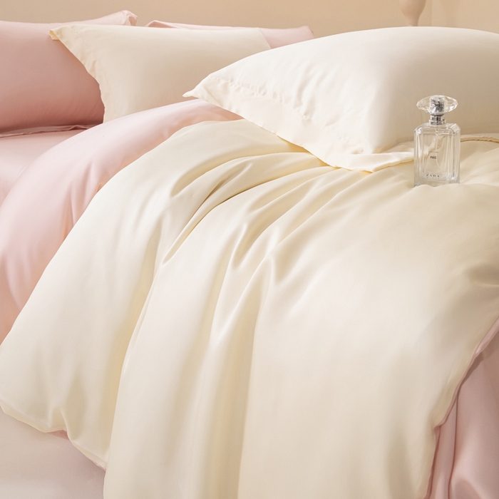 91家纺网 家纺一手货源 找家纺 涵宸家纺 2026新款纯色天丝棉单被套-场景二 象牙白+玫瑰粉