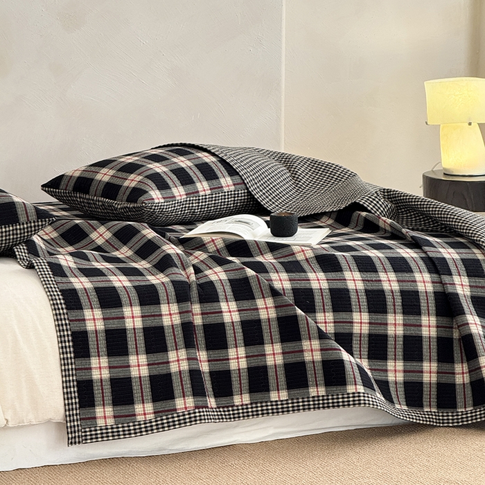 91家纺网 家纺一手货源 找家纺 法芙娜家纺 2026新款双面全棉色织水洗棉床盖 黑格