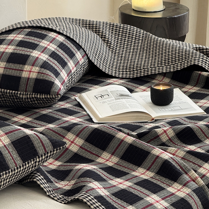 91家纺网 家纺一手货源 找家纺 法芙娜家纺 2026新款双面全棉色织水洗棉床盖 黑格