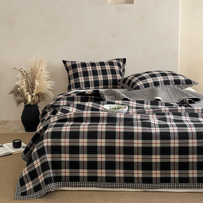 91家纺网 家纺一手货源 找家纺 法芙娜家纺 2026新款双面全棉色织水洗棉床盖 黑格