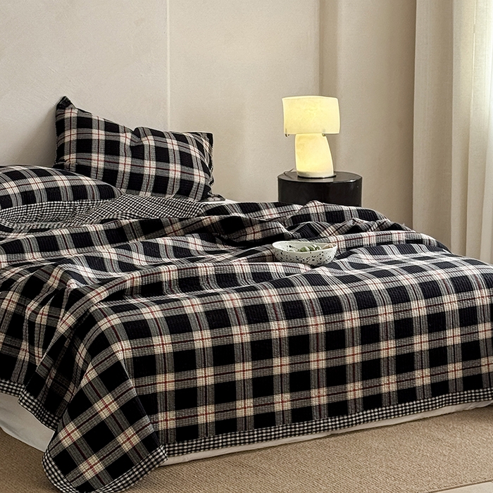 91家纺网 家纺一手货源 找家纺 法芙娜家纺 2026新款双面全棉色织水洗棉床盖 黑格