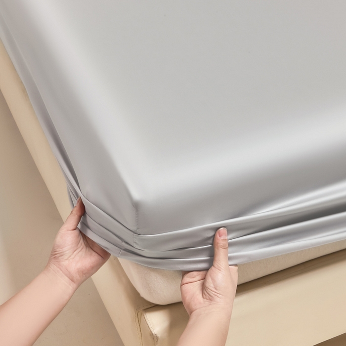 91家纺网 家纺一手货源 找家纺 涵宸家纺 2026新款纯色天丝棉单床笠-场景二 时尚灰