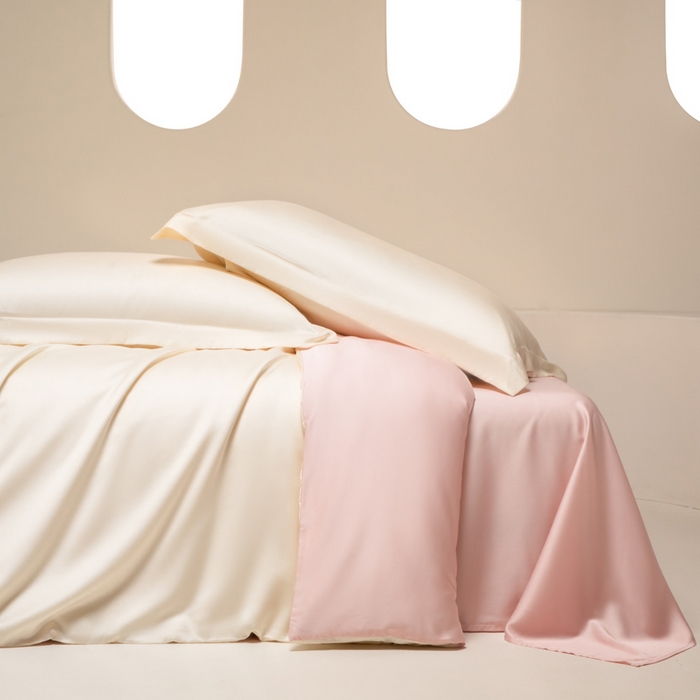 91家纺网 家纺一手货源 找家纺 涵宸家纺 2026新款纯色天丝棉四件套-场景二 象牙白+玫瑰粉