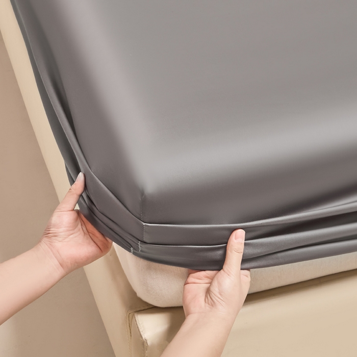 91家纺网 家纺一手货源 找家纺 涵宸家纺 2026新款纯色天丝棉单床笠-场景二 星夜灰