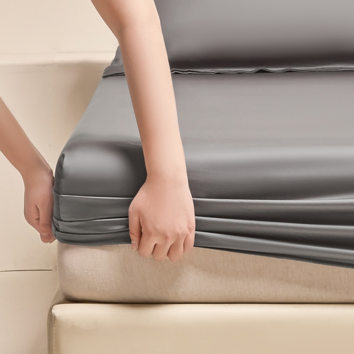 91家纺网 家纺一手货源 找家纺 涵宸家纺 2026新款纯色天丝棉单床笠-场景二 星夜灰