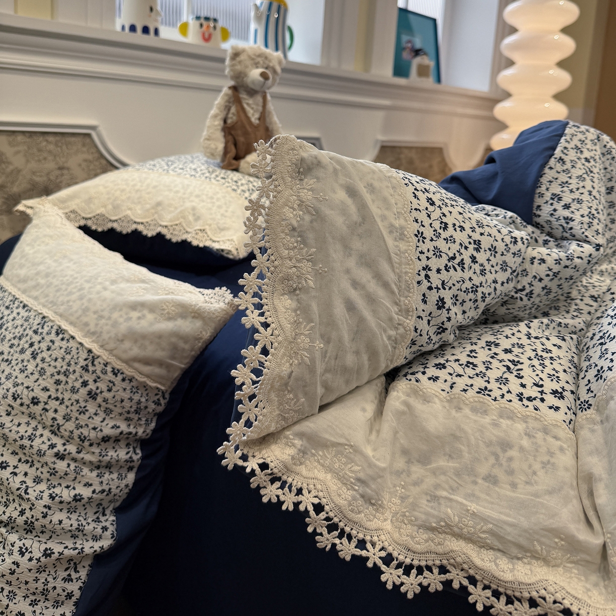 91家纺网 家纺一手货源 找家纺 （总）盼季家纺 2026新款舒适皱皱纱印花蕾丝花边四件套