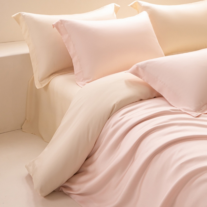 91家纺网 家纺一手货源 找家纺 涵宸家纺 2026新款纯色天丝棉四件套-场景二 玫瑰粉+象牙白