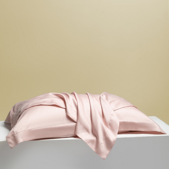 91家纺网 家纺一手货源 找家纺 涵宸家纺 2026新款纯色天丝棉单枕套-场景二 枕套-玫瑰粉