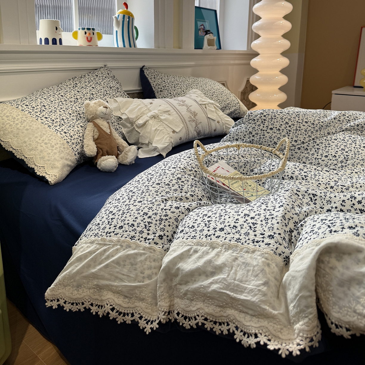 91家纺网 家纺一手货源 找家纺 盼季家纺 2026新款舒适皱皱纱印花蕾丝花边四件套 复古蕾丝花边-禾风