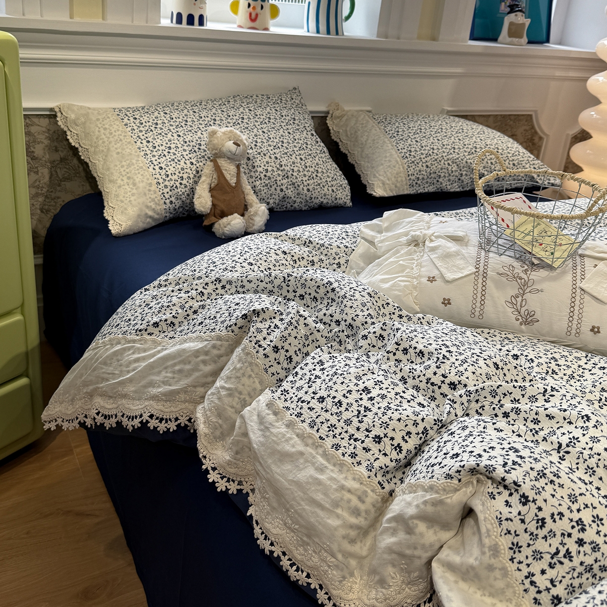 91家纺网 家纺一手货源 找家纺 盼季家纺 2026新款舒适皱皱纱印花蕾丝花边四件套 复古蕾丝花边-禾风