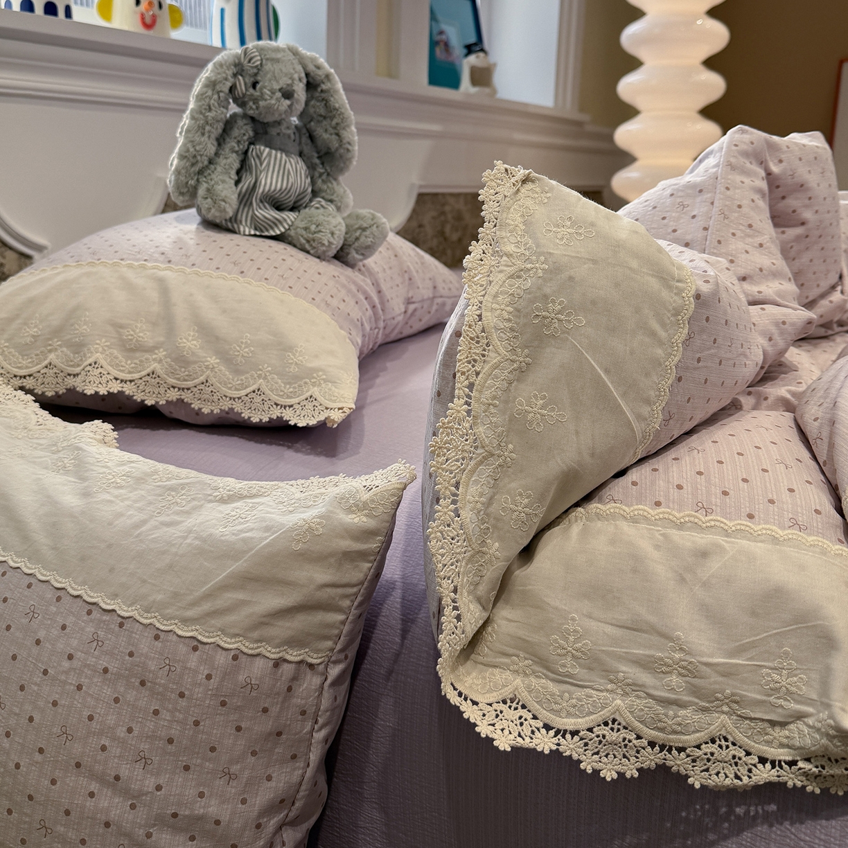 盼季家纺 2026新款舒适皱皱纱印花蕾丝花边四件套 复古蕾丝花边-蝴蝶结紫波