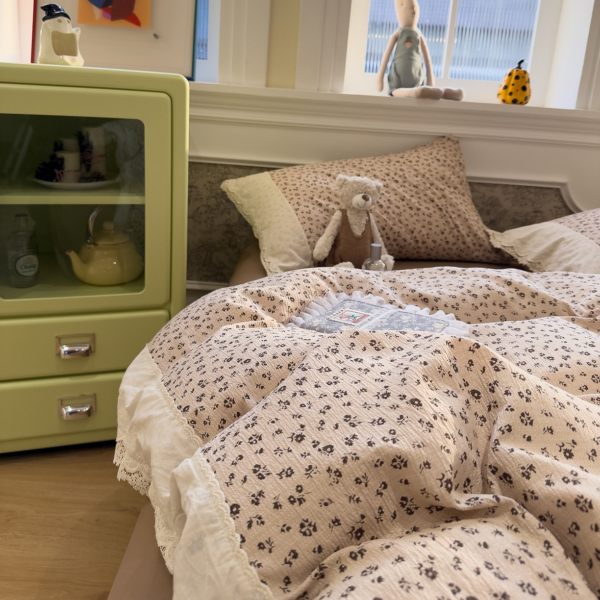 91家纺网 家纺一手货源 找家纺 盼季家纺 2026新款舒适皱皱纱印花蕾丝花边四件套 复古蕾丝花边-咖诺