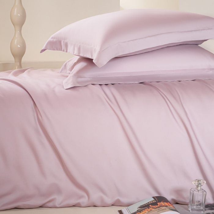 91家纺网 家纺一手货源 找家纺 涵宸家纺 2026新款纯色天丝棉四件套-场景二 紫语+象牙白