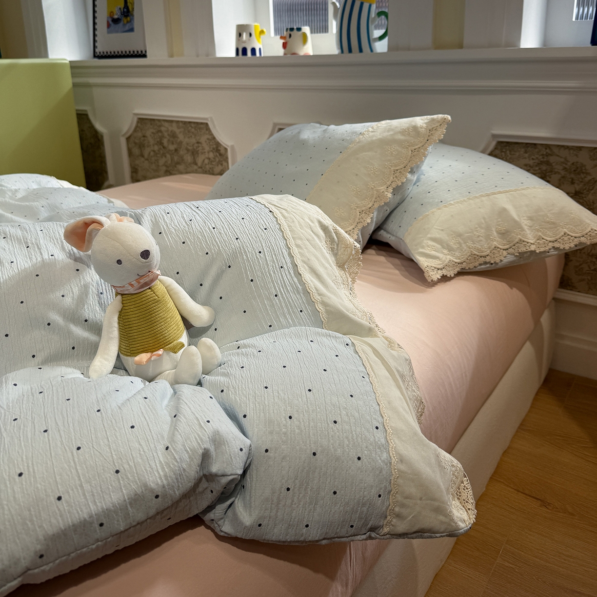 91家纺网 家纺一手货源 找家纺 盼季家纺 2026新款舒适皱皱纱印花蕾丝花边四件套 复古蕾丝花边-蓝波