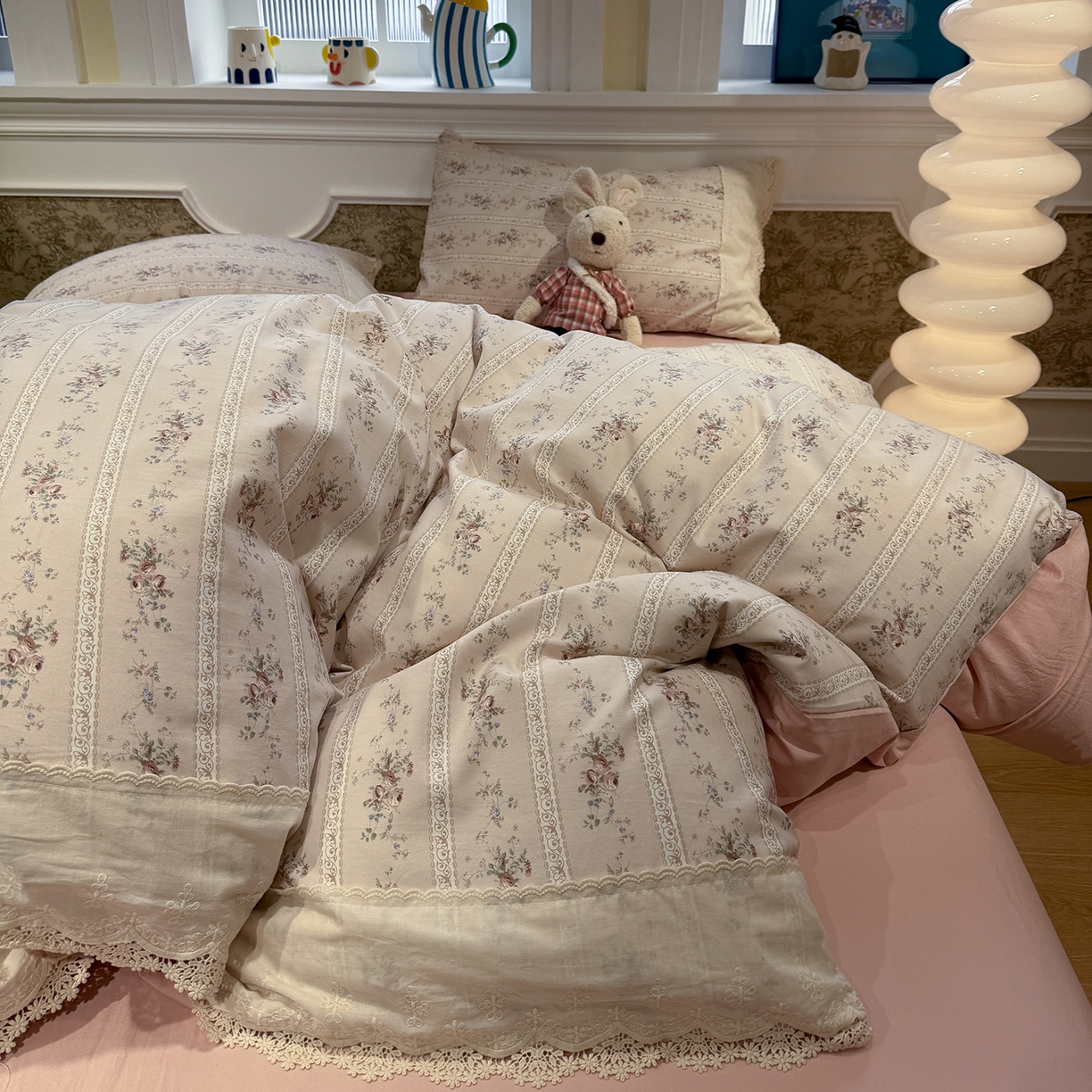 91家纺网 家纺一手货源 找家纺 盼季家纺 2026新款舒适皱皱纱印花蕾丝花边四件套 复古蕾丝花边-舒芙蕾