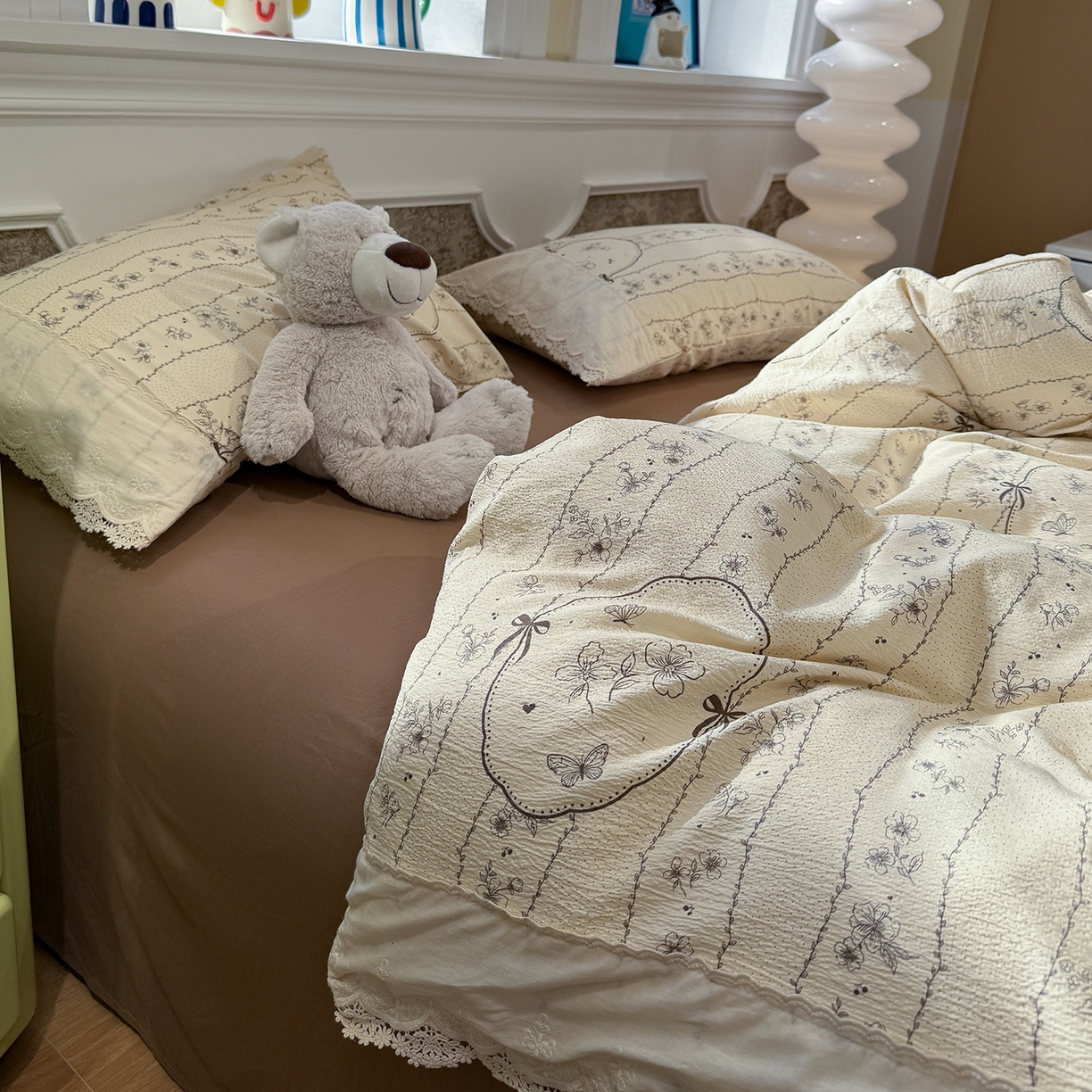 91家纺网 家纺一手货源 找家纺 盼季家纺 2026新款舒适皱皱纱印花蕾丝花边四件套 复古蕾丝花边-茵然