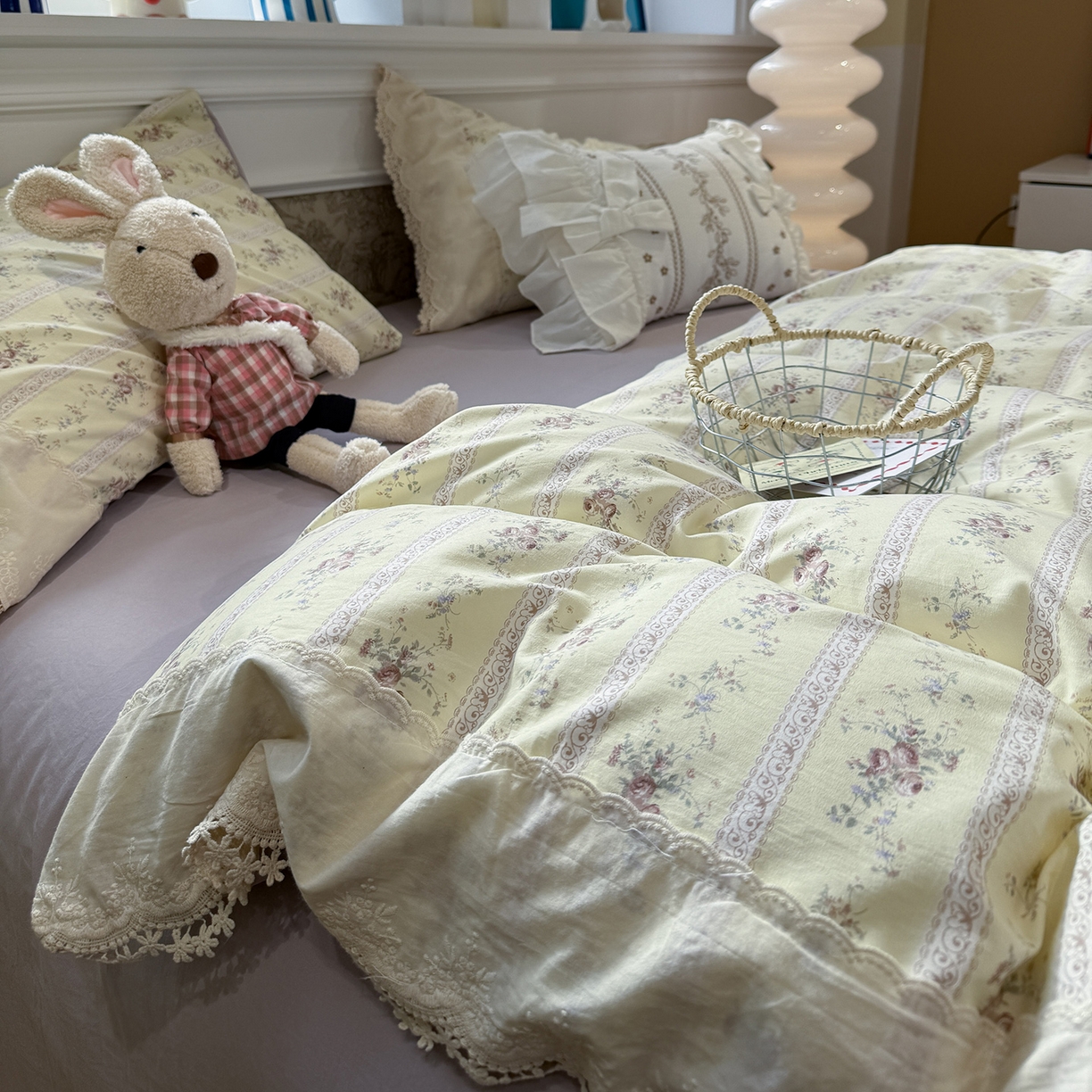 91家纺网 家纺一手货源 找家纺 盼季家纺 2026新款舒适皱皱纱印花蕾丝花边四件套 复古蕾丝花边-珍妮