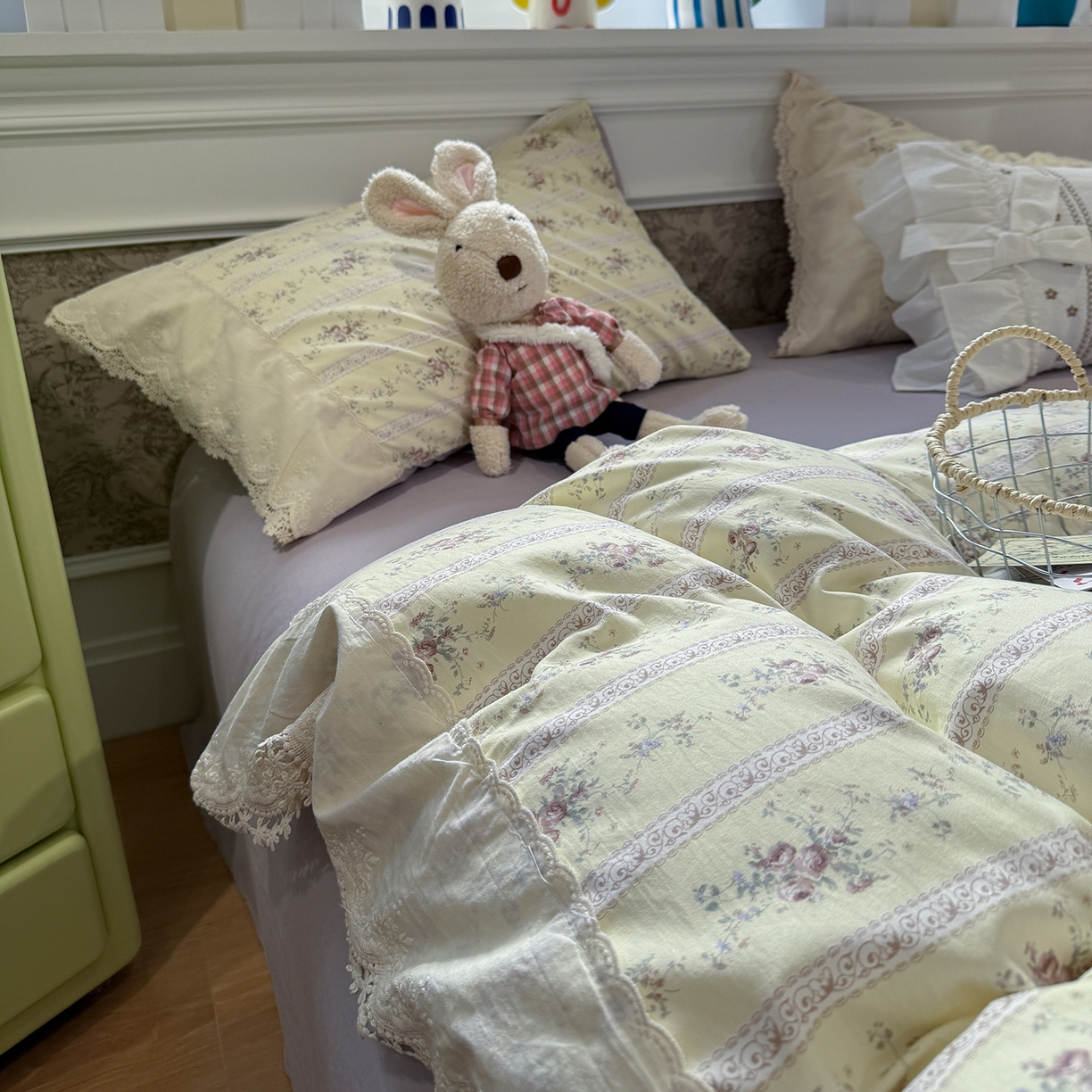 91家纺网 家纺一手货源 找家纺 盼季家纺 2026新款舒适皱皱纱印花蕾丝花边四件套 复古蕾丝花边-珍妮