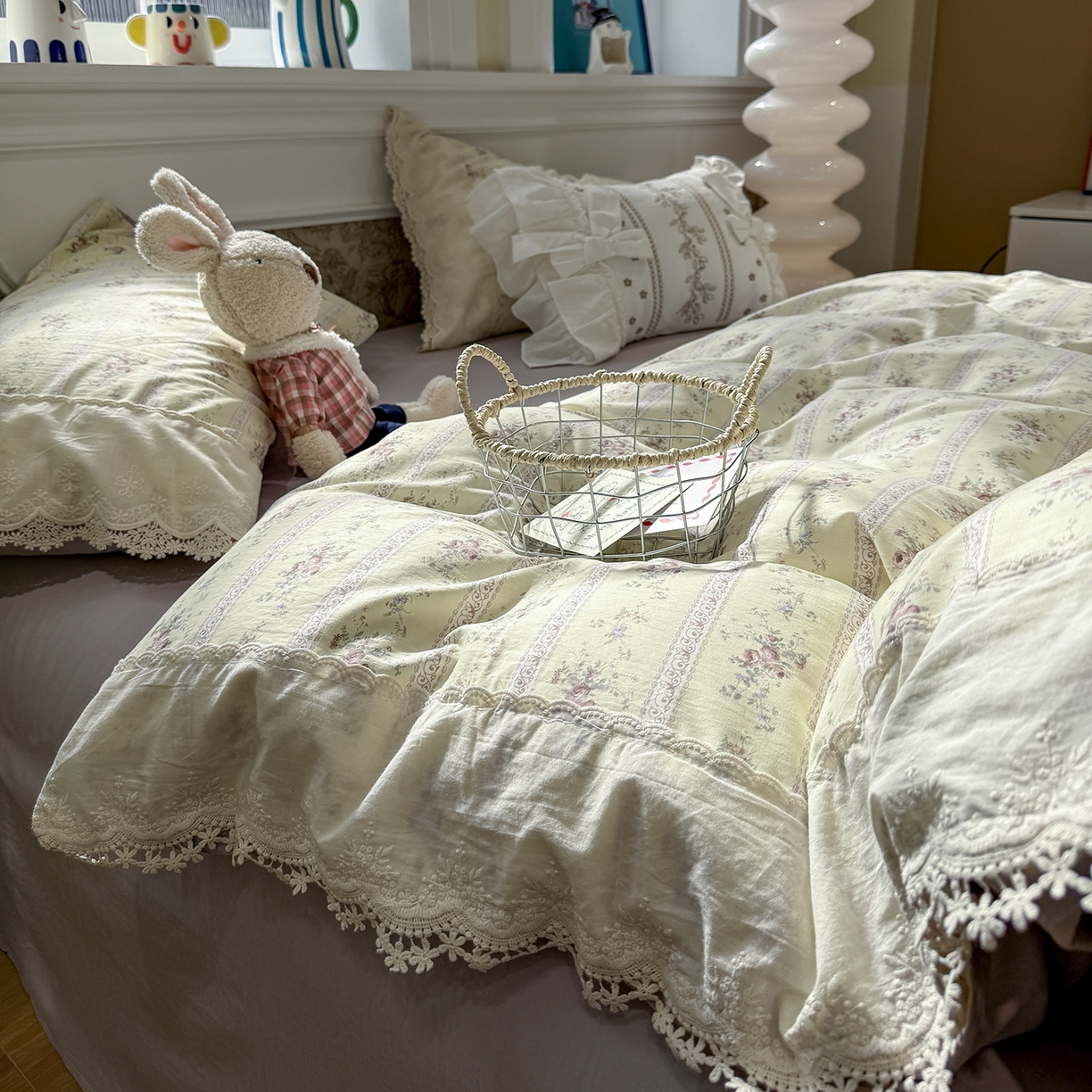 91家纺网 家纺一手货源 找家纺 盼季家纺 2026新款舒适皱皱纱印花蕾丝花边四件套 复古蕾丝花边-珍妮